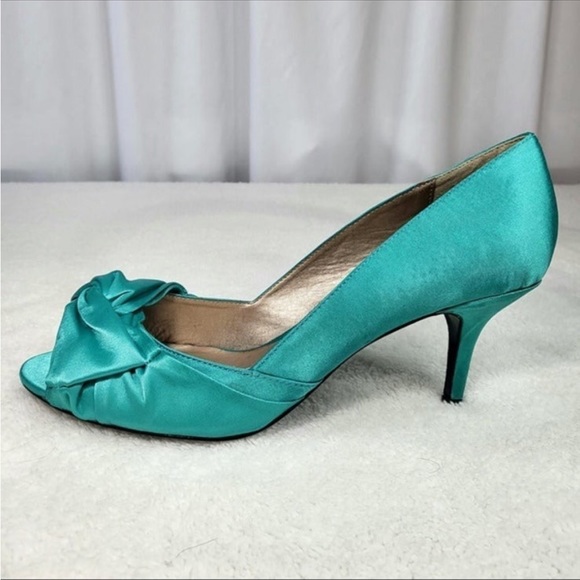 Teal Bow Kitten Heels - Picture 3 of 4